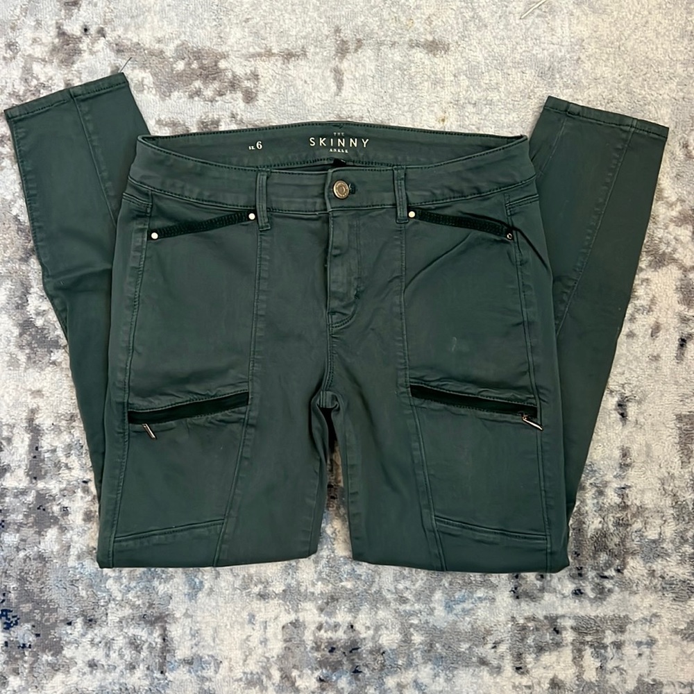 White House Black Market The Skinny Ankle pant Size 6